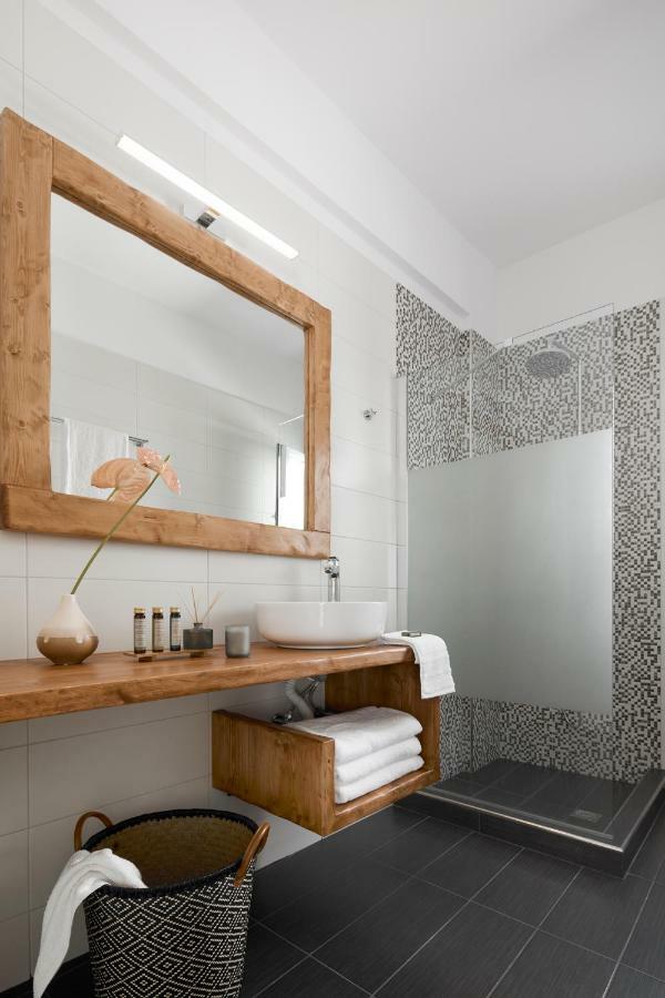 Pnoi Luxury Suites Karterados  Dış mekan fotoğraf
